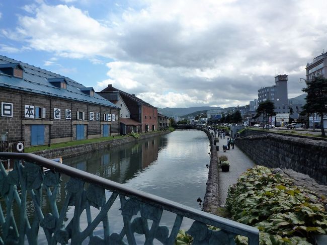 ２日目は朝、札幌場外市場で海鮮丼を食べ、<br />レンタカーでで小樽に向かいました。<br />余市のニッカウヰスキー工場に着いたのは夕方４時過ぎで<br />少しだけ見学して小樽に戻り、晩ご飯を食べて札幌のホテルに戻りました。