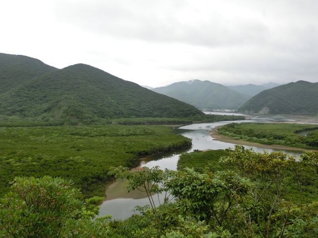 今日は寄港地、鹿児島県の奄美大島です。<br />オプショナルツアーは満席で申し込みができなかったので<br />自力で観光をしました。