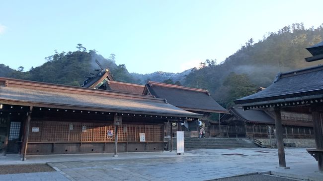 2016年3月10日から14日まで、島根県、鳥取県、兵庫県を旅しました。帰りに大阪と京都も旅しました。<br /><br />まずは島根県の旅について、記憶していることを書いてみたいと思います。<br /><br />2016年3月10日夕方の便で羽田空港から出雲空港へ。<br /><br />出雲は約20年ぶりの再訪です。<br /><br /><br /><br />