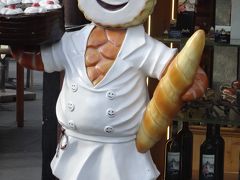 2016盛夏　初めてのスイス旅で私が出会った風景　⑧広場に店先に・・・彼ら（スタチュー達）は立っていました