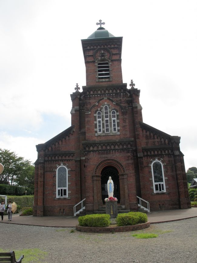 長崎の旅　<br />２日目と最終日　三日間の旅があ〜〜〜っと言う間に終りです<br />旅は　早いものです。日常は遅いのにね＾＾<br />カトリック田平天主堂と平戸城　九十九島を見て回りました<br />一番　印象に残ったのが　カトリック田平天主堂ですね<br /><br />ルルドの泉日本版があるのです。<br />「フランスの南西部、スペインとの国境であるピレネー山脈のフランス側の山麓に、カトリックの聖地ルルド」<br />次は　平戸城、九十九島　佐世保です　　　<br /><br />写真を　どうぞ　ごらんください