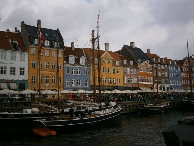 北欧(主にスウェーデンですが^^;)の文化や景色・食べ物が好きになり、初めての北欧旅行が実現した2015年。<br />ツアーということもあり、行き足りないところがたくさん。<br />次はひとりで自由気ままに北欧旅行がしてみたい…<br />2016年の夏季休暇予定が出た時、「よし、ここだ!」と思い航空券やホテルを手配。<br />いざ行ってみると毎日が夢のような日々で、あっという間に一週間が過ぎていきました。<br /><br />〈旅程〉<br />1日目:NRT〜DUS〜CPH コペンハーゲン<br />2日目:コペンハーゲン<br />3日目:コペンハーゲン〜イエテボリ<br />4日目:イエテボリ<br />5日目:イエテボリ〜ストックホルム<br />6日目:ストックホルム<br />7・8日目:ストックホルム ARN〜DUS〜NRT