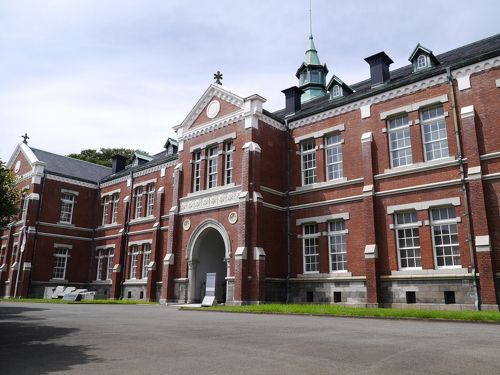 東京竹橋・初秋の皇居東御苑～撮影可の東京国立近代美術館～赤レンガの