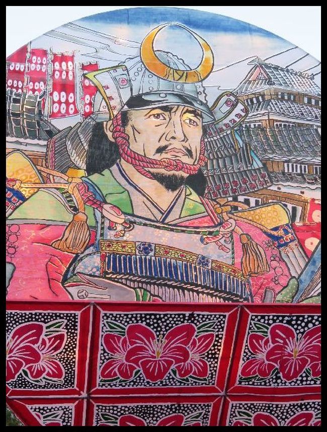 毎年恒例、鹿教湯温泉の旅。<br />真ん中組、両親、私達、妹夫妻の順番で一番長い三泊四日。<br /><br />今年は大河ドラマの影響で上田近隣は盛り上がっているだろうから<br />いろいろと計画立てるのは楽でした。<br />一度行った場所でも、きっとキレイにされ看板なんかも新設されて<br />いるだろうし……。<br />その分、平日でも観光バス多数で混雑していましたが。<br /><br />