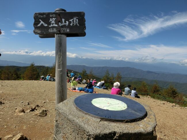 初心者でも簡単に登れると評判の入笠山。<br />青春１８きっぷの利用期間最終日に普通列車を乗り継いで、行ってきました。<br />JR中央本線の富士見駅からバス、ゴンドラで入笠山へ。湿原やお花畑、そして日本百名山のうち22座を望める360度パノラマが広がる山頂、堪能しました。<br />