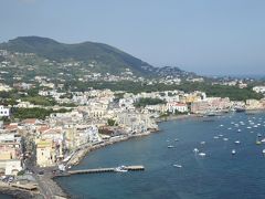 夏の優雅な南イタリア周遊旅行♪　Vol376(第20日)　☆Isola d'Ischia/Ischia Ponte：アラゴン城を優雅に鑑賞♪夏のイスキアポンテを眺めて♪