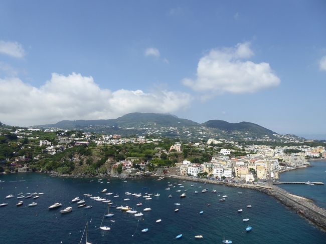 夏の優雅な南イタリア周遊旅行♪　Vol383(第20日)　☆Isola d'Ischia/Ischia Ponte：アラゴン城を優雅に鑑賞♪最後にイスキア島を眺めて♪