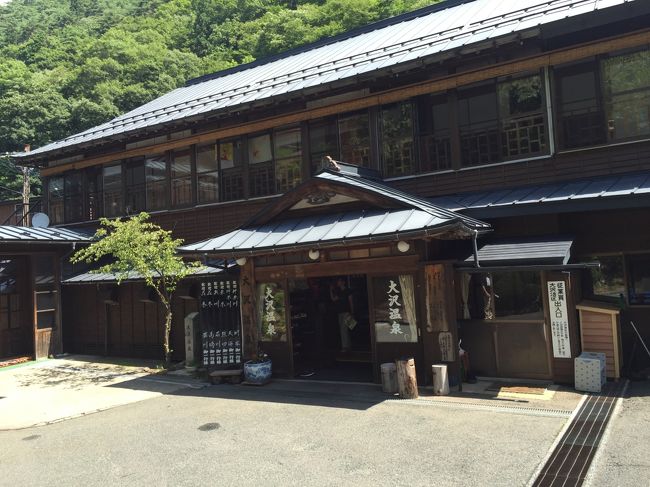 職場でお世話になっていた60代の方が退職して引っ越すことに。<br />そして、その方が残り少ない東北在住の間に出かけたいと言い出すので、付き合うことに。<br />登場人物は3名。<br />それなりの役職で退職して再雇用で第2の人生中。人生の酸いも甘いも知っている年齢60代のN氏、<br />身長185センチ体重120キロの大食い。乗り鉄でありながら、自転車で日本一周もした40代のA氏。<br />そして基本1人旅の私です。