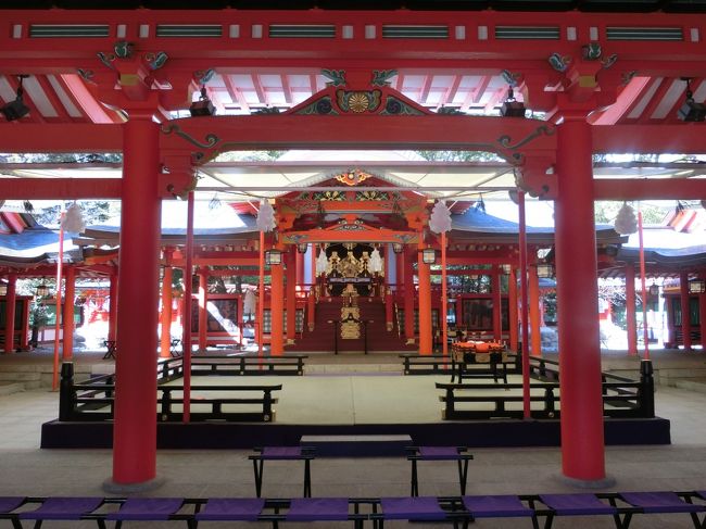 「生田神社」は「神戸市中央区下山手通一丁目」にある「稚日女尊（わかひるめのみこと）」を主祭神とする「神功皇后元年（２０１年）」に創建した「神社」です。<br /><br />