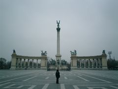 美しい青きドナウへ（5）：英雄広場と温泉と