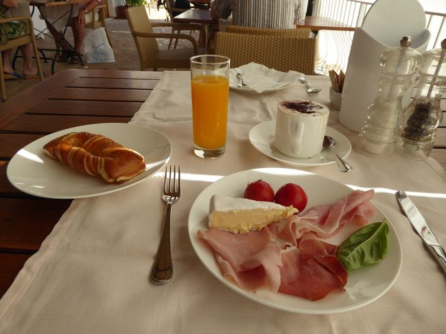 夏の優雅な南イタリア周遊旅行♪　Vol401(第21日)　☆Isola d'Ischia/S.Angelo：「Hotel Miramare Sea Resort」の遅めの朝食（ブランチ？）を頂く♪