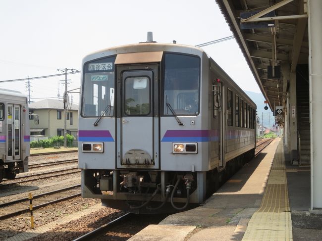 ご覧いただきありがとうございます。<br /><br />今日から乗り鉄を再開し念願の芸備線を完乗します。<br /><br />芸備線は広島県・広島駅と岡山県・備中神代駅（びっちゅうこうじろ）を結ぶ<br /><br />路線［159.1km］です。<br /><br />芸備線は全区間の通し運転はしていないため、三次駅と備後落合駅で乗り換える<br /><br />必要があります。<br /><br />前編では、広島駅から「快速みよしライナー」に乗り三次駅まで来ました。<br /><br />中編では、三次駅から備後落合駅までの乗り鉄旅をご紹介いたします。<br /><br />備後落合駅へ出発進行！