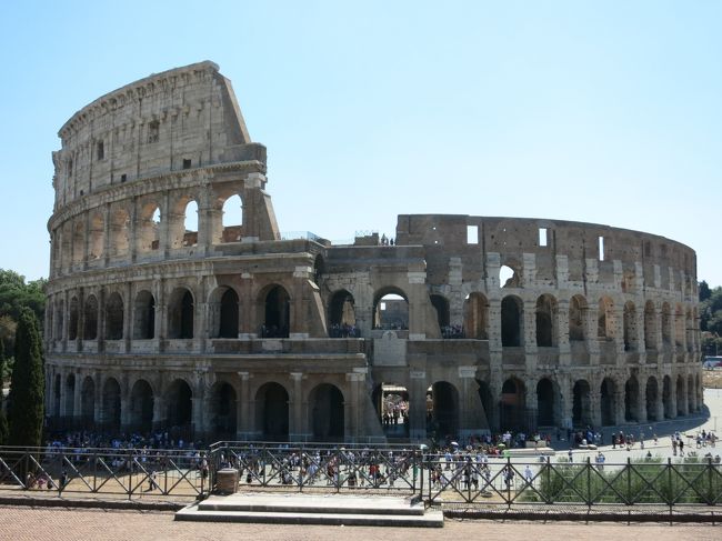 ローマ観光の1日<br />それにしても7月のローマは暑い！炎天下の遺跡巡りは熱中症寸前でした〜