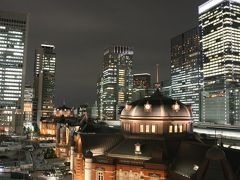 夜空に浮かび上がる「東京駅」