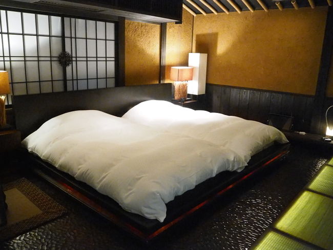 九州ふっこう割を利用して『秘境 白川源泉 山荘 竹ふえ』へ宿泊しました。<br />予約したお部屋は『天飛（あまと）』です。<br /><br />竹ふえで11室（現在は12室）ある中で、ベッドルームのあるお部屋です。