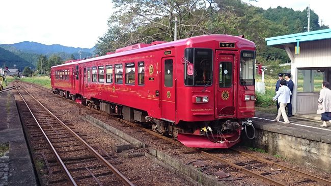 ながらに乗車するバスツアーに参加しました。<br />郡上八幡から美濃市まで40分乗車です。<br /><br />残念ながら食事つきの「あゆ」車両ではなかったのですが、今回の「もり」車両でも十分楽しめました。