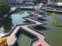 蓮池潭周辺サイクリング(微笑公園/都市森林浴場/高雄蓮潭國際會館/翠華路自行車道橋梁/洲仔湿地公園/蓮池潭/慈済宮/龍虎塔/鎮福社/左営舊城遺址：拱辰門/左営舊城遺址：鳳儀門/舊城遊歩道/観光案内所/四面佛/啓明堂/春秋閣/蓮池潭周辺の古厝) 2016/10/04