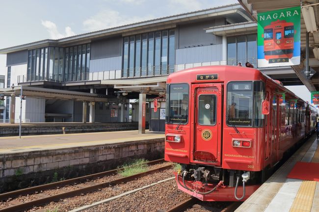 今回の旅行のメインは、観光列車「ながら」に乗ることでした。<br />予約をとるのが大変。2ヶ月前の月の1日10：00からの受付。<br />電話がかかりません、約1時間30分後にやっとかかると、希望日は満席。<br />9月の30日が空いているとのことで、この日に決定です。<br /><br />それから、コースを決めることに。<br />マイカーで行き、そして鵜飼を楽しむことに決定。<br />時間も余るし、テレビで見た「名もない池」を追加で行くことに。<br /><br />1日目<br />自宅＝＝名もない池（モネの池）＝＝21世紀の森公園＝＝長良川の鵜飼い＝＝長良川温泉【宿泊】<br />2日目<br />長良川温泉＝＝美濃太田ーー（観光列車「ながら」）－－郡上八幡ーー（普通列車）－－美濃太田＝＝太田宿＝＝自宅<br /><br />最終的に、上記の様なコースになりました。<br /><br />メインの観光列車「ながら」ですが、料金が12.000円と少し高めですが、良かったですよ。<br />ランチは、地産地消の材料を使った和食。綺麗で美味しい素晴らしい料理が楽しめました。<br /><br />それだは、岐阜の旅が始まります。