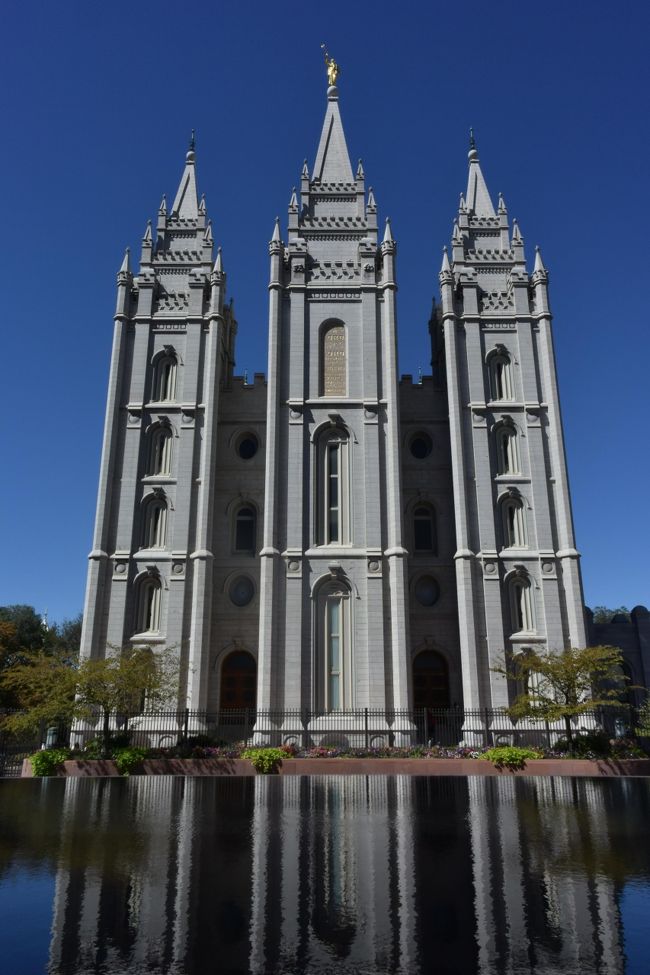 2016年のアメリカ ドライブ旅行。<br />Salt Lake City から Yellowstone National Park と映画シェーンで有名な Grand Teton National Park をめぐり、おまけに Los Angels(Anaheim)で Disneyland と California Adventure を訪れました。<br /><br />旅行記、その１は Salt Lake City です。<br />ここは、モルモン教が拓いた町として有名です。<br /><br />この後は、<br />２:Yellowstone 1 : Old Faithful<br />３:Yellowstone 2 : West Thub, Mammoth, Canyon<br />４:Grand Teton<br />５:Salt Lake, Anaheim Disneyland &amp; California Adventure<br /><br />と続きます。