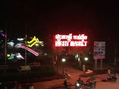 夜は明るく[シェムリアップ市内観光地 バプストリート ]