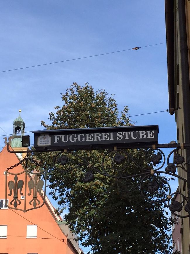 世界最古の福祉住宅の「Fuggerei」を見学し、感動しました。