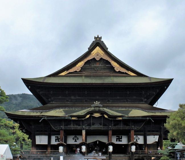 秋の信州旅、二日目は善光寺さんにお参りします。<br />松本城にも行きました。<br />