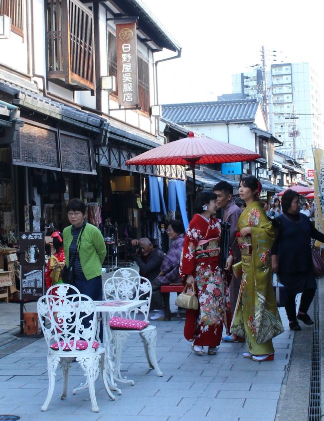 趣味の会の管理人さんから、滋賀県長浜市の鮎茶屋で鮎の塩焼きと唐揚げ食べ放題の後、黒壁スクエアで散歩などいかがでしょうとのお誘いがあったので、参加してみました。<br /><br />随分前となりますが、黒壁スクエアで４トラベルのrokoさんとお会いした事があるので、懐かしかったです。<br />折しも着物大園遊会のイベントがあって、着物姿の女性が華やかでした。