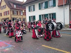 スイス・小さな街のファスナハト2016【スイス情報.com】