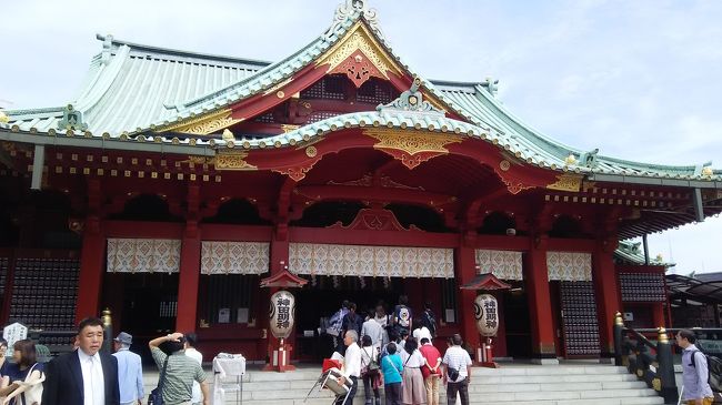 　近所のお茶の水へ歩いて散策。<br />聖橋→湯島聖堂→神田明神へ行ってきました。<br />ちょうど結婚式も行われていました。<br />