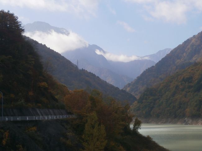 五竜の天気が今一つ思わしくないので、大町ダムから小谷へ