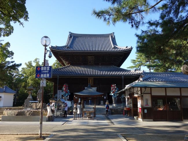 空海生誕地の善通寺は「和歌山県の高野山」、「京都府の東寺」と共に弘法大師三大霊場に数えられる。