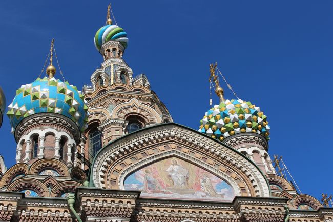 2016 Sep. ロシアのイコンを巡る旅　サンクトペテルブルク、血の上の救世主教会、です。<br /><br />ロシアの教会と言えば、ねぎ坊主ですね、カラフルで、大きな教会です、運河沿いにお土産屋さんが続きます。<br /><br />