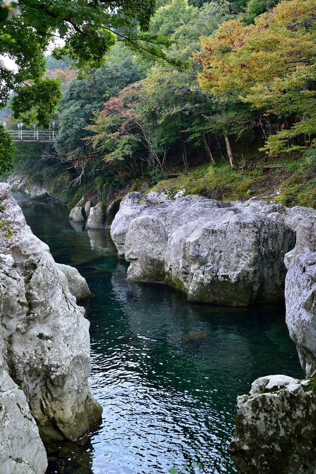英彦山からの帰りは、山国町を抜けました。 途中、猿飛村で山国川の甌穴や激流を鑑賞します。