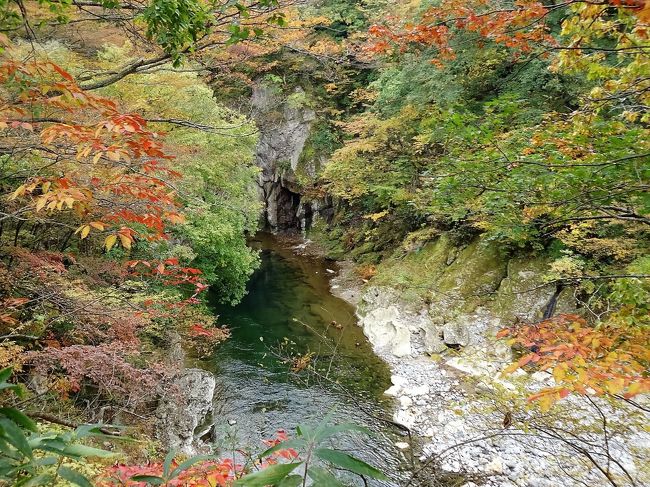 みちのくの旅 4日目 最終日<br /> <br />仙台市内のホテルを、8時15分に出発。<br />秋保・磊々峡と秋保大滝を訪れて、帰路につく。<br />途中、二本松で昼食を頂き、その後羽田空港へ向かった。<br /><br />表紙の写真は、磊々峡(Rai Rai Kyou)<br /><br /><br />http://www.sentabi.jp/guidebook/attractions/view/74