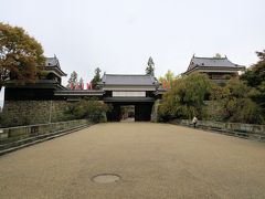信州上田城・・上田城の櫓門、隅櫓と眞田神社、上田市立博物館、眞田丸大河ドラマ館をめぐります。