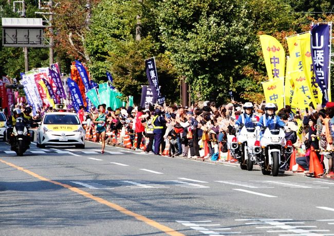 今年も第48回全日本大学駅伝大会が熱田神宮から伊勢神宮まで行われました、ゴールの内宮手前を激走する各ランナーの写真を見て下さい。