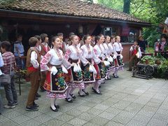 ルーマニア・ブルガリア10日間の旅（８）　カザンラクのバラ祭り