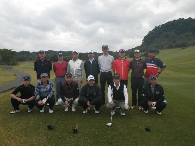 KGCウハウハゴルフツアー、今回は千葉県市原市五井にあるマリンホテルに滞在し3か所のゴルフコースへ行きました。<br />2日目は東京の会社社長の計らいで豪華なコースを堪能しました。<br />今回も恒例の罰金ルールあり、昼はゴルフ夜は宴会と非現実的なゴルフツアーを堪能してきました。<br />それにしても年齢のせいもあり、3日間連続ラウンドはそろそろ疲れてきました。