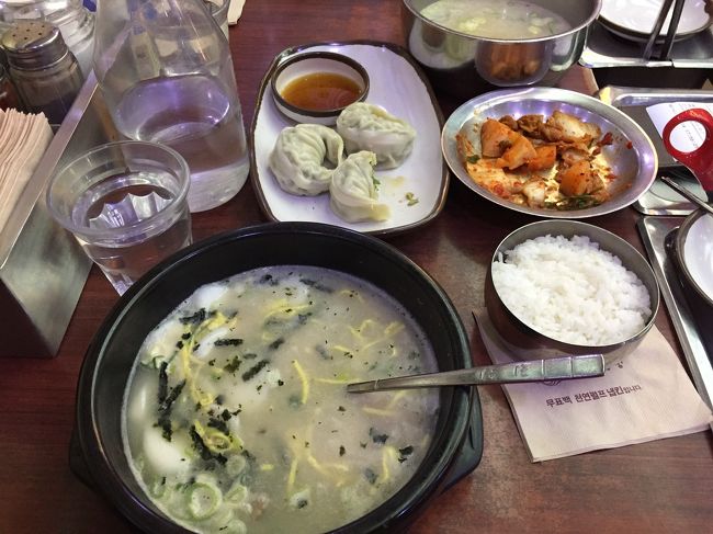 韓国は美味しいものが一杯ある。最近ソウルに行った時美味し店を探して食べ歩き！<br />安くて美味しい【カンジャンケジャン】<br />体に優しい【ソルロンタン】<br />焼肉は豚も美味しい【サムギョプサル)<br />韓国はいいーな！<br />