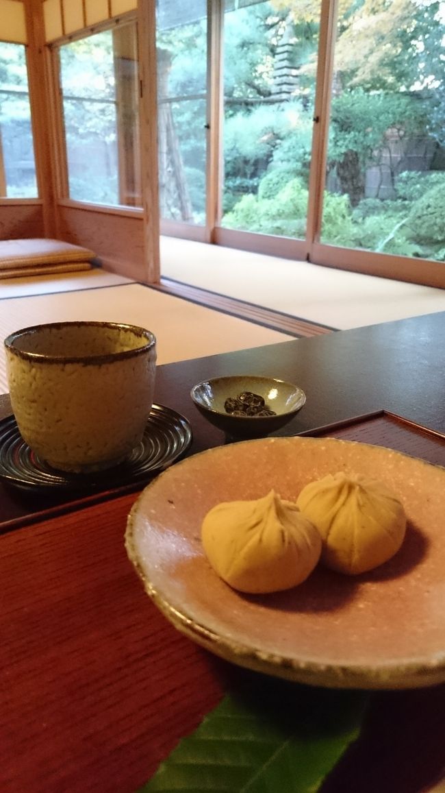 関西遠征2日目は友人達と京都へ。<br />この時期に京都へ行く理由は『茶房 宝泉』さんの栗きんとんがお目当て。<br />新しい発見があったり、珍しい御朱印ももらったし。<br />夜はみんなの希望で焼肉！！<br />この日も美味しい物食べて食べて大満足の1日です。