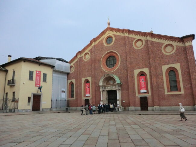 北イタリア、スイス、東フランスを列車で旅しました。<br />まずは成田からミラノ、そしてミラノを基点に北イタリアの列車旅。驚きの冷や冷やの旅の始めでした。