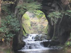 房総君津の人気観光スポット「濃溝の滝」と「鋸山・日本寺」に