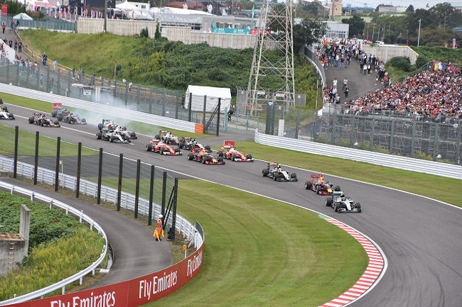 今年もF1 日本GPを見に行ってきました。<br />F1マシンの写真ばかり載せてもあまり面白くないと思うので人物中心で写真を<br />載せます。