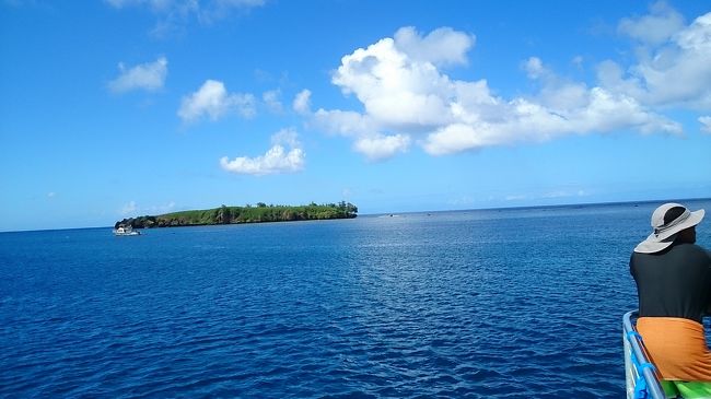 祝！初海外です。(出張だけど)<br /><br />往復ともビジネスクラスです。仕事で…っていうところが複雑ですが、まあビジネスに乗せてもらえるだけありがたいのかな。<br /><br />仕事の合間に、ちゃっかり観光しております。<br />嫌がる私をほとんど無理やり海外に連れて来た上司が、ちゃんと観光案内をしてくれました。ほとんどおまかせです。王道っぽい感じですが、まあまあグアムのいいところは満喫したかな？<br /><br />でも、どうせ来るならやっぱりプライベートで…。<br />グアムには、思ったよりも日本語が溢れていました。