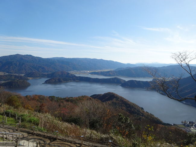 紅葉を期待したけどなんかいまいち。三方五湖の景色はきれいだと思う。たださびれていたね。ここに観光に行くなら天橋立のほうがいいかも？