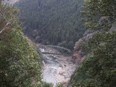 晩秋の嵐山を歩く