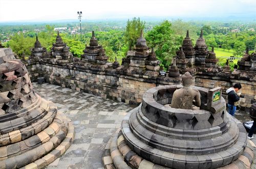 銀細工　ボロブドゥール寺院　インドネシア HIS 絶景 - ボロブドゥール寺院