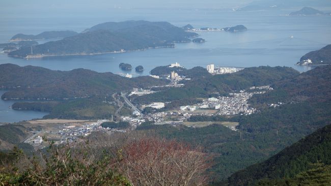 お伊勢参りのあとは，鳥羽に向います。伊勢志摩スカイラインを走りました。天気が良かったので，朝熊（あさま）山展望台から，すばらしい眺めを堪能しました。