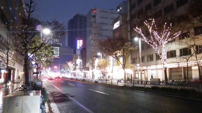 　ご覧戴きましてありがとうございます。<br />　2016年12月４日の日曜日は日帰りで名古屋まで遊びに行ってきました。<br />　その際、名古屋駅周辺では「名駅通イルミネーション」と　広小路エクスプレスイルミネーション」の２つのイルミネーションが開催されるとのことで、夕方５時過ぎから僅か30分弱ですがそのイルミネーションの様子を見てきました。<br />　今回はそのイルミネーションの様子をご覧戴きます。<br />　なお今回についても一部の写真を除きコメントは割愛させて頂きます。