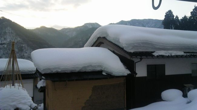 兵庫県と鳥取県の境にある、小代高原スキー場へ行きました。<br />１日半たっぷりとスノーボードの腕を磨くことができました。